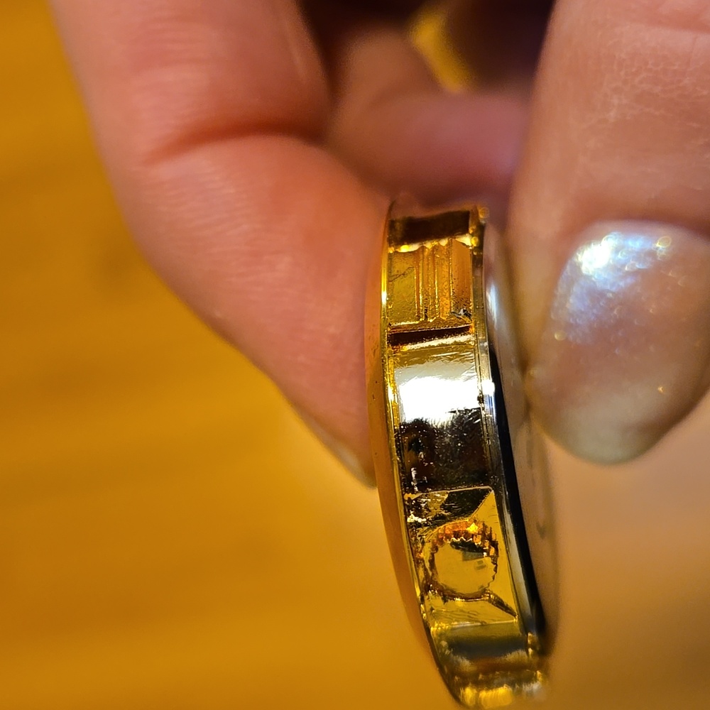 Elegant Gold Clock - Picture 5 of 7